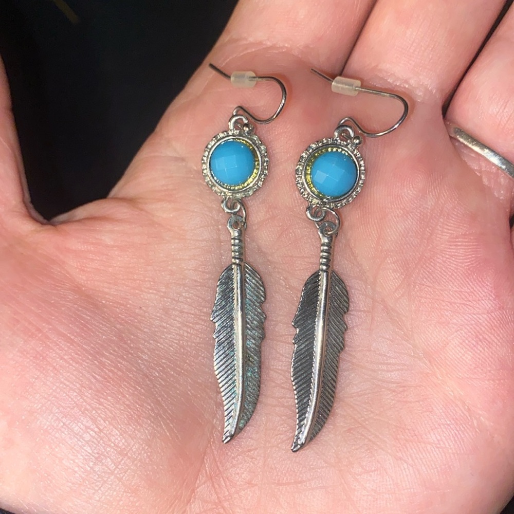 Beautiful Dangling Feather Earrings